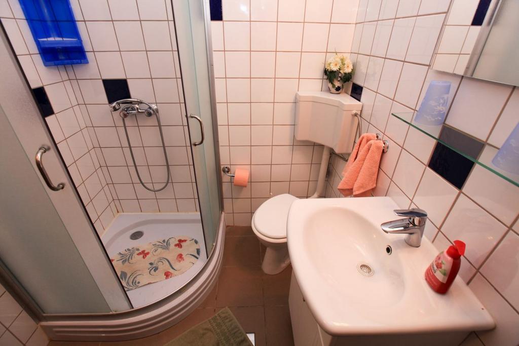 Apartments Franc Povljana Szoba fotó