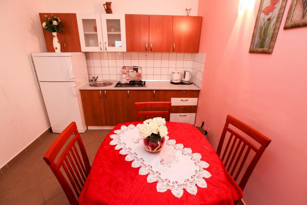Apartments Franc Povljana Szoba fotó