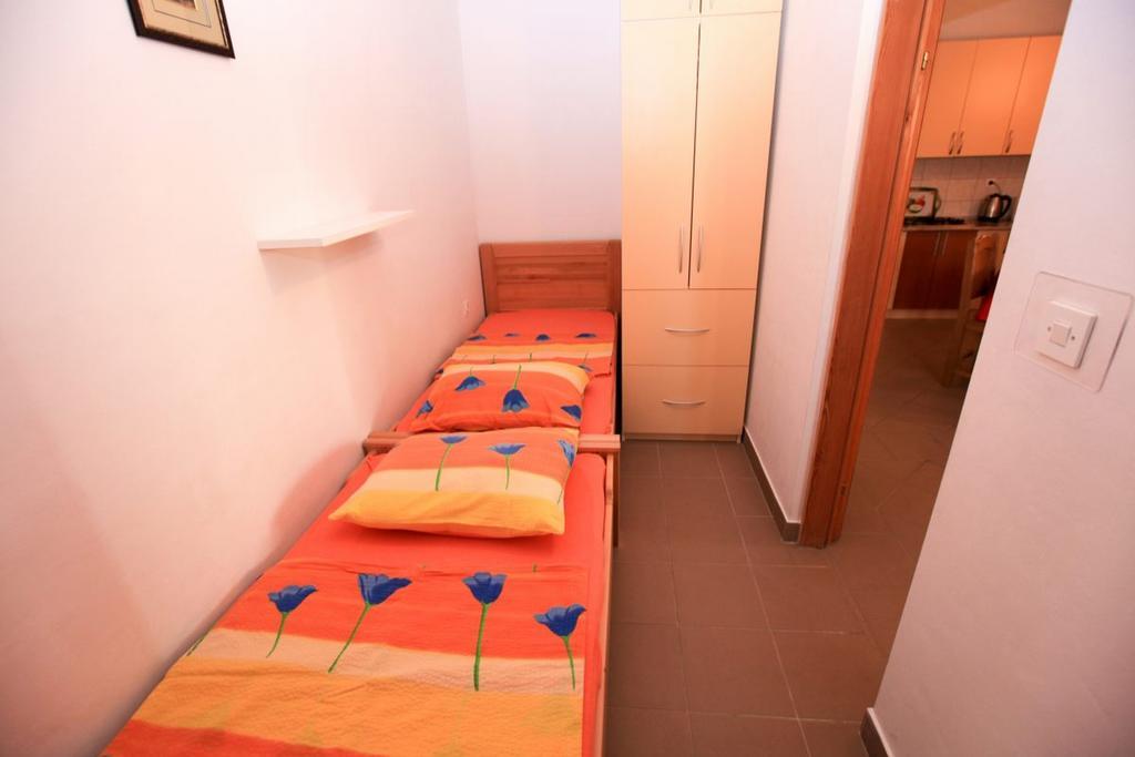 Apartments Franc Povljana Szoba fotó