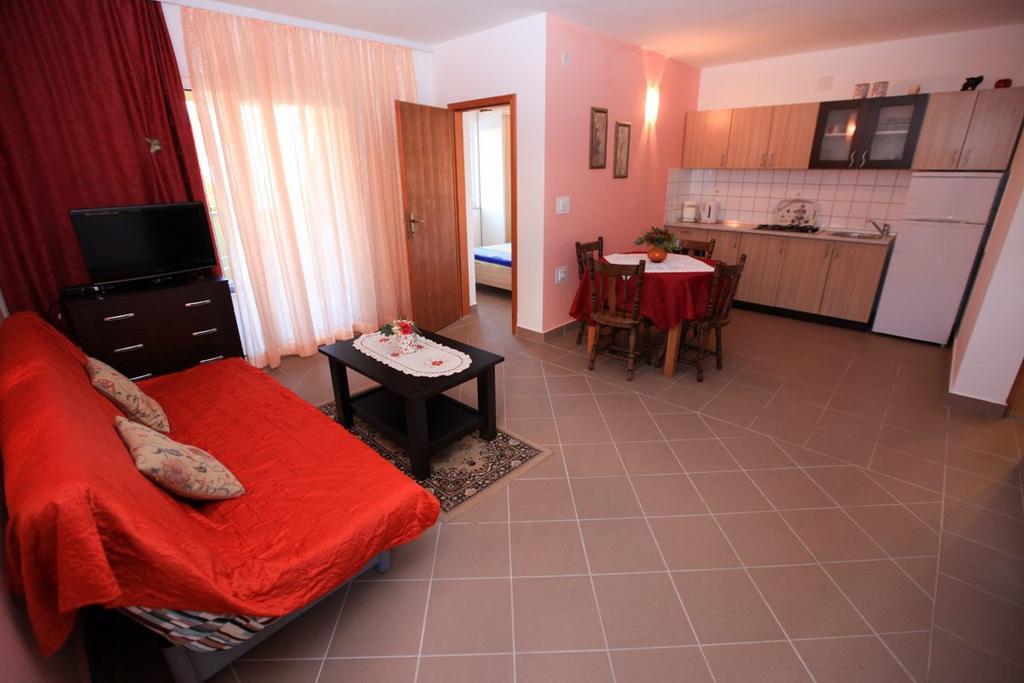 Apartments Franc Povljana Szoba fotó