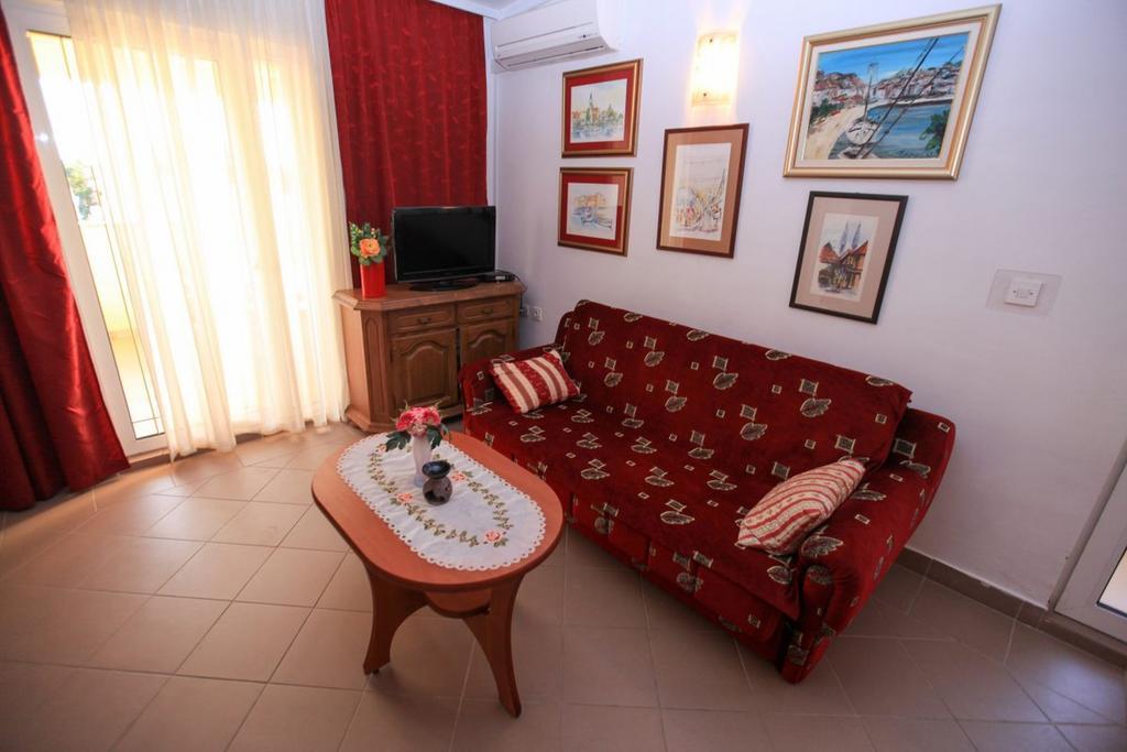 Apartments Franc Povljana Szoba fotó