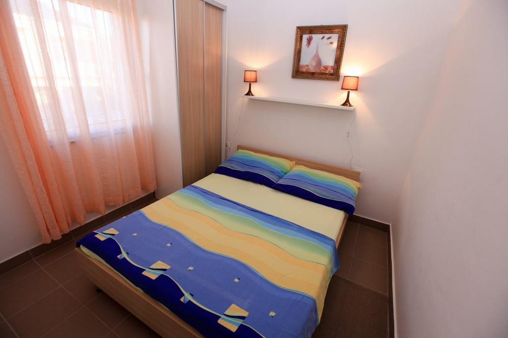 Apartments Franc Povljana Szoba fotó