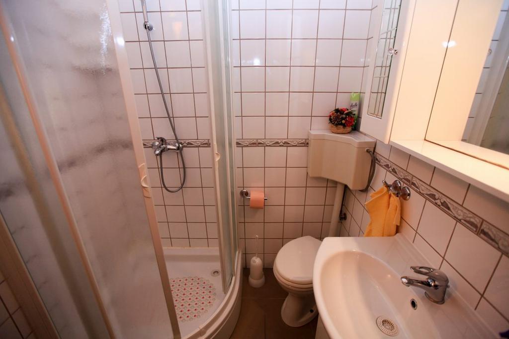 Apartments Franc Povljana Szoba fotó