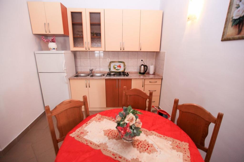 Apartments Franc Povljana Szoba fotó